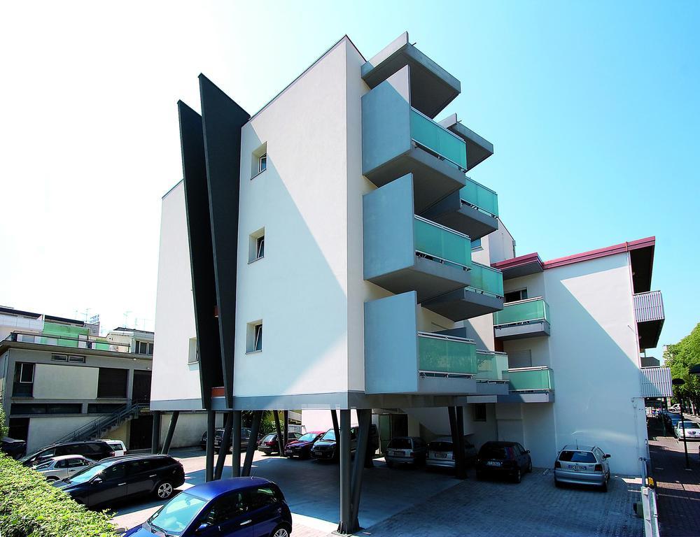 Hotel Simi Lan لينانو سابيادورو المظهر الخارجي الصورة