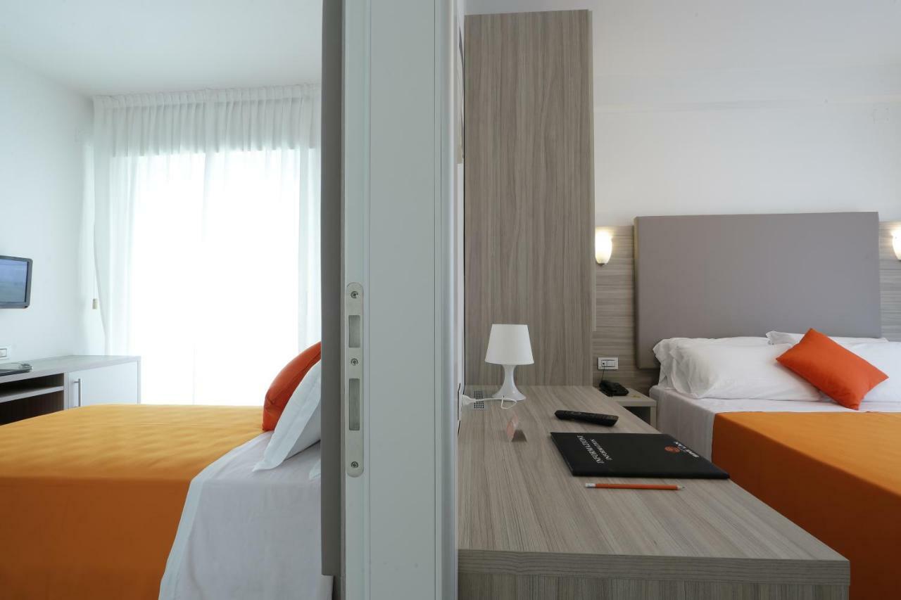 Hotel Simi Lan لينانو سابيادورو المظهر الخارجي الصورة