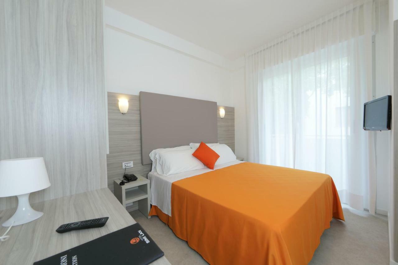Hotel Simi Lan لينانو سابيادورو المظهر الخارجي الصورة